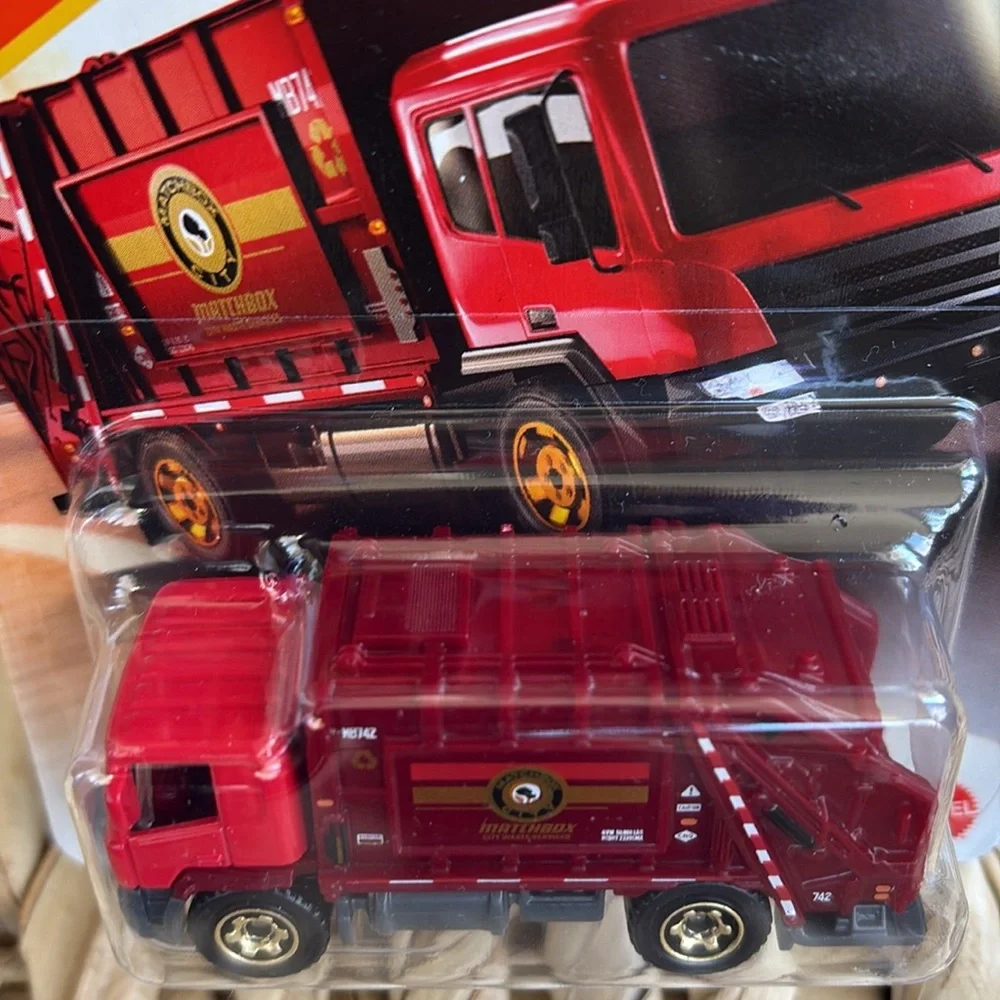 Matchbox Garbage King Disposal Trash Truck Red GarbageTruck New